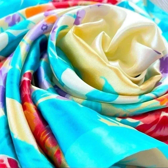 VINTAGE SCARF SQUARE PASTEL BLUE  PINK YELLOW - Picture 5 of 6